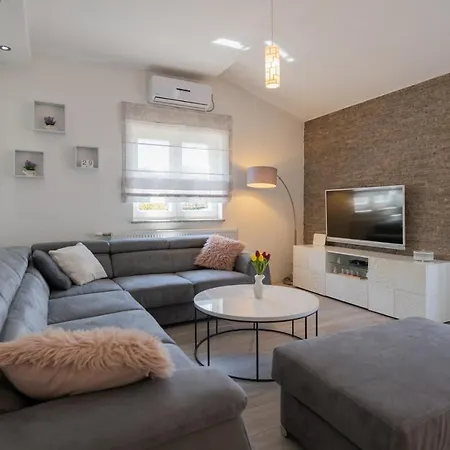 Klarita Holiday home *